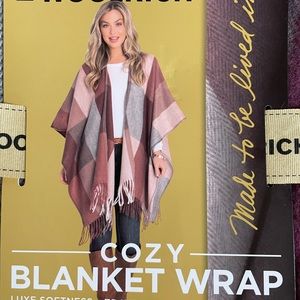 COPY - NWT COZY BLANKET WRAP Shawl poncho~ DAPHINE PLAID ~ ONE SIZE FITS ALL NEW